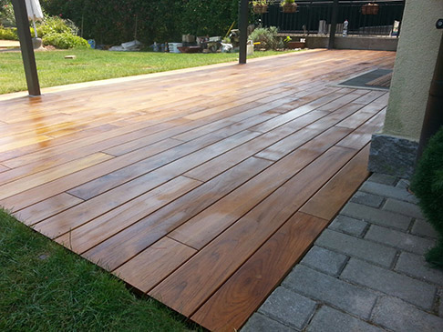 Elegante portico con il nostro pavimento teak